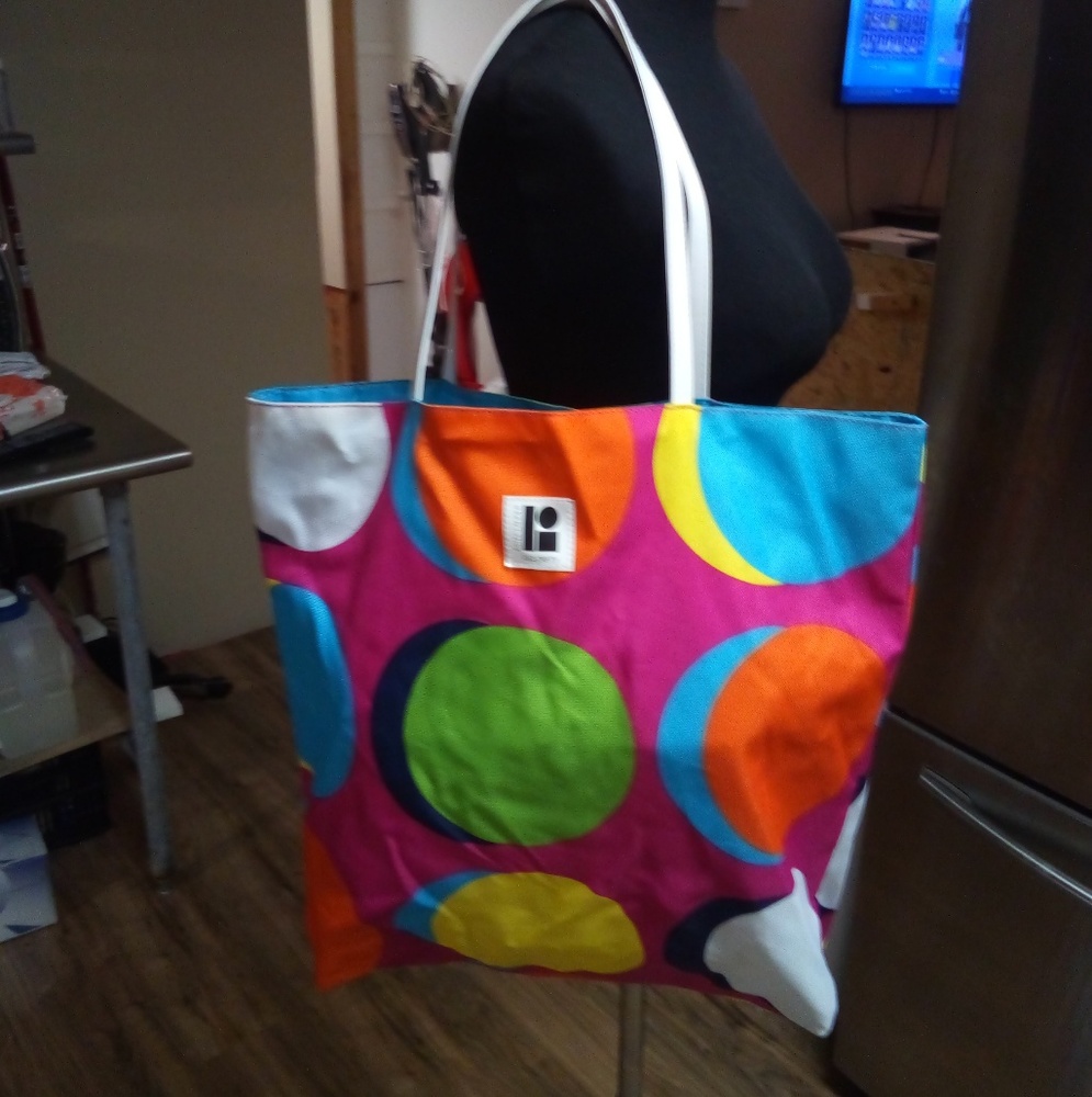 Estee Lauder Lisa Perry tote